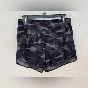 Athleta printed mesh racer run short 4”